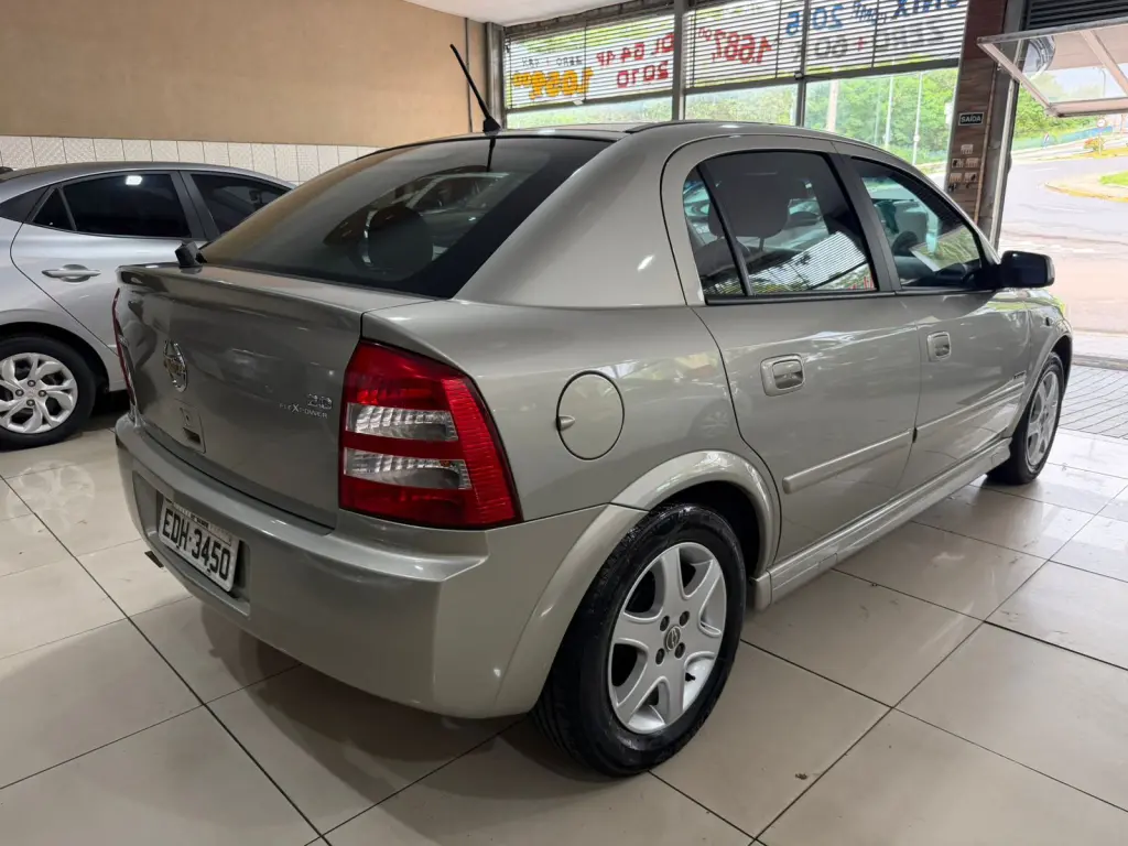 CHEVROLET Astra Hatch - Foto