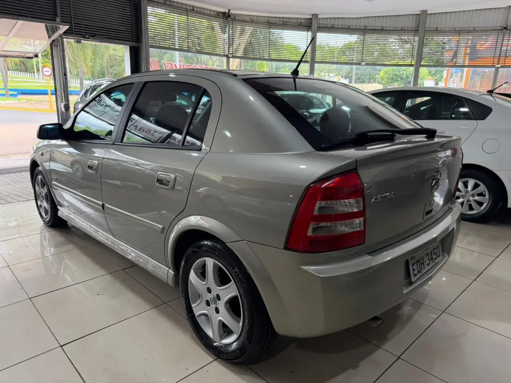 CHEVROLET Astra Hatch - Foto