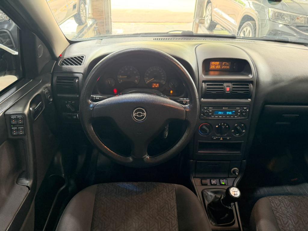 CHEVROLET Astra Hatch - Foto