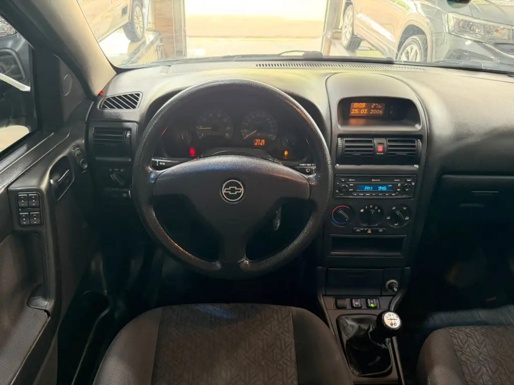 CHEVROLET Astra Hatch - Foto