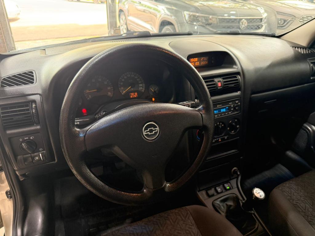 CHEVROLET Astra Hatch - Foto