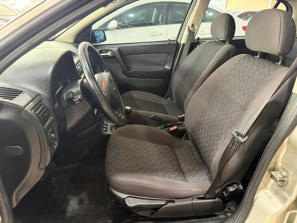 CHEVROLET Astra Hatch - Foto