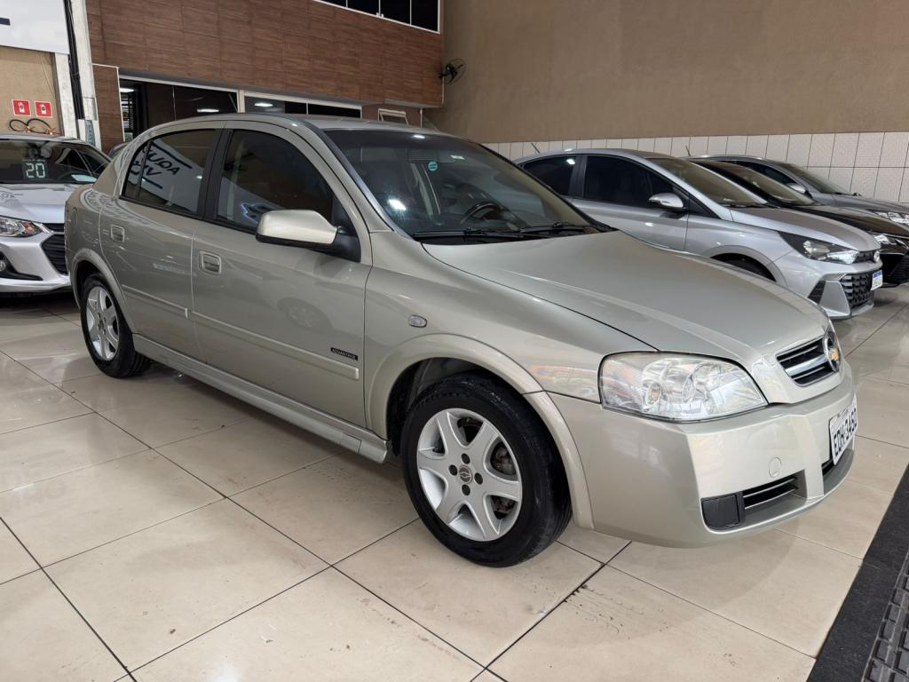 CHEVROLET Astra Hatch - Foto