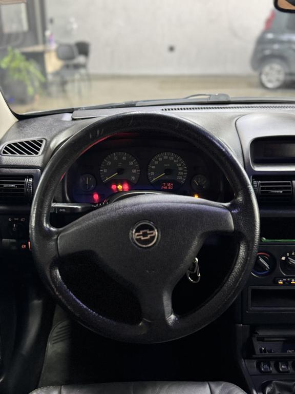 CHEVROLET Astra Hatch - Foto