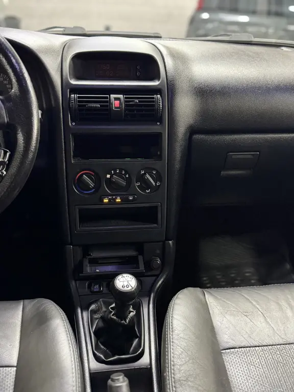 CHEVROLET Astra Hatch - Foto