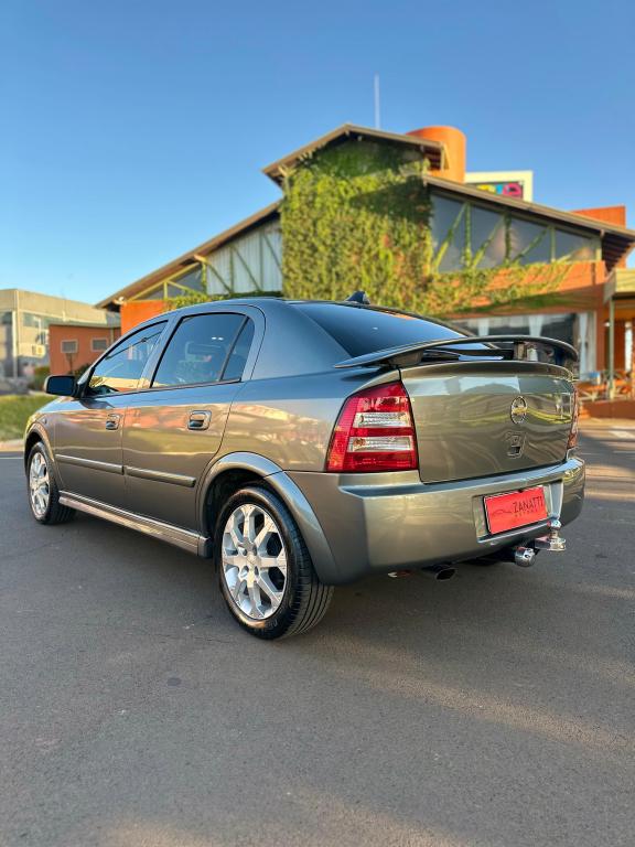 CHEVROLET Astra Hatch - Foto