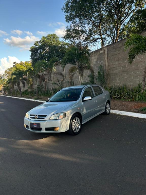 CHEVROLET Astra Hatch - Foto