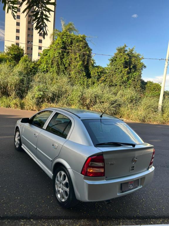 CHEVROLET Astra Hatch - Foto
