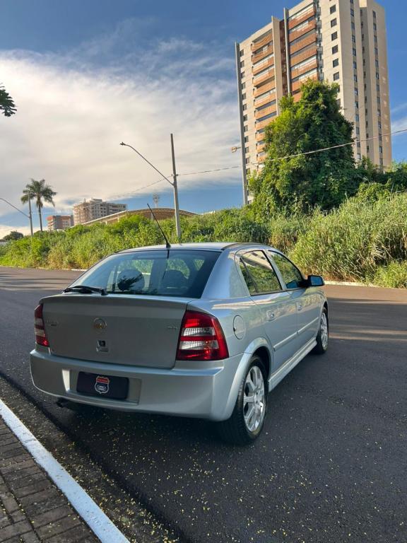 CHEVROLET Astra Hatch - Foto