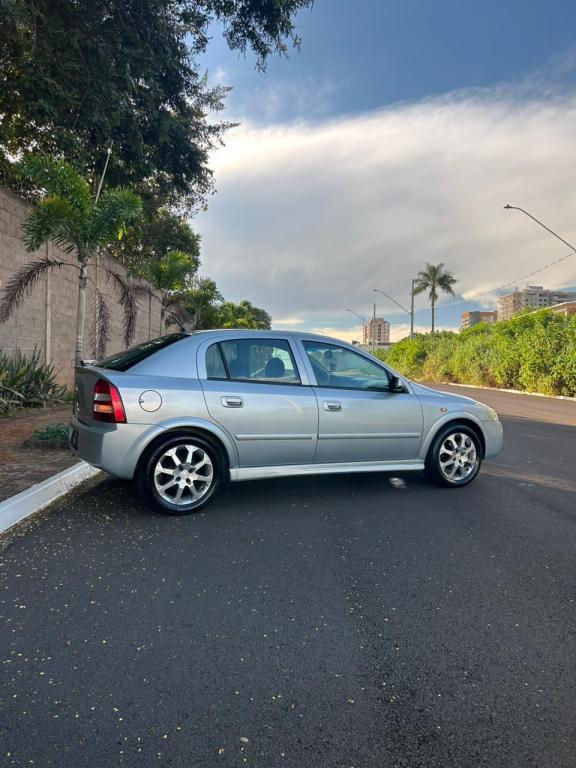 CHEVROLET Astra Hatch - Foto