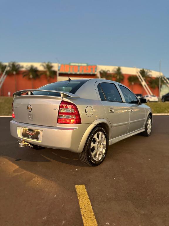 CHEVROLET Astra Hatch - Foto