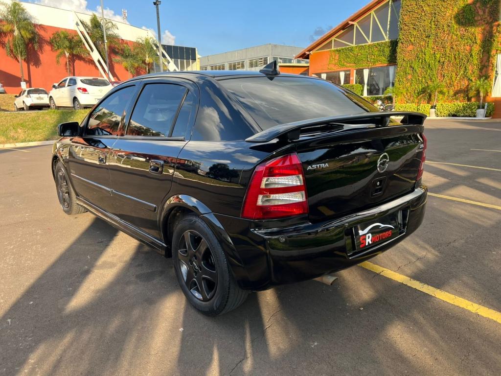 CHEVROLET Astra Hatch - Foto