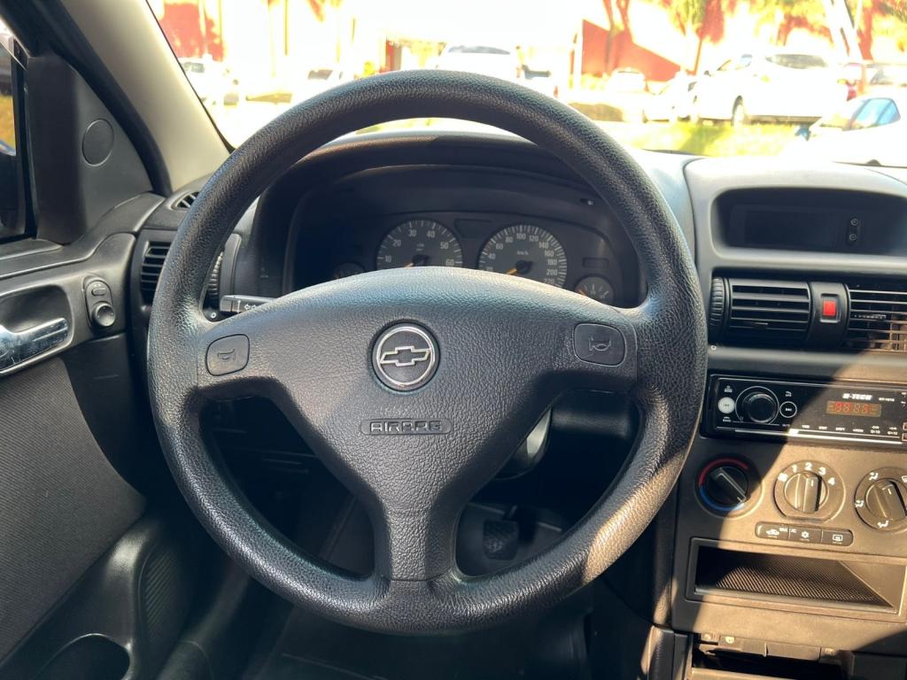 CHEVROLET Astra Hatch - Foto