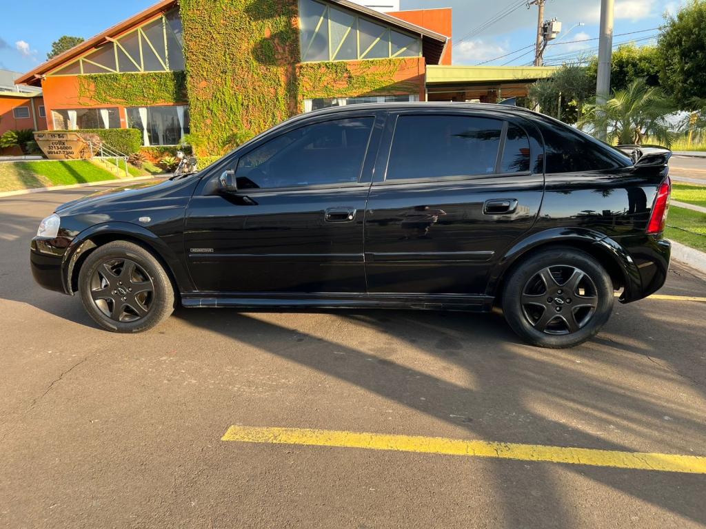 CHEVROLET Astra Hatch - Foto