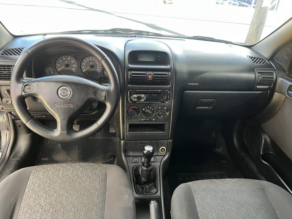 CHEVROLET Astra Hatch - Foto