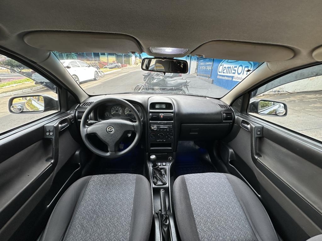 CHEVROLET Astra Hatch - Foto