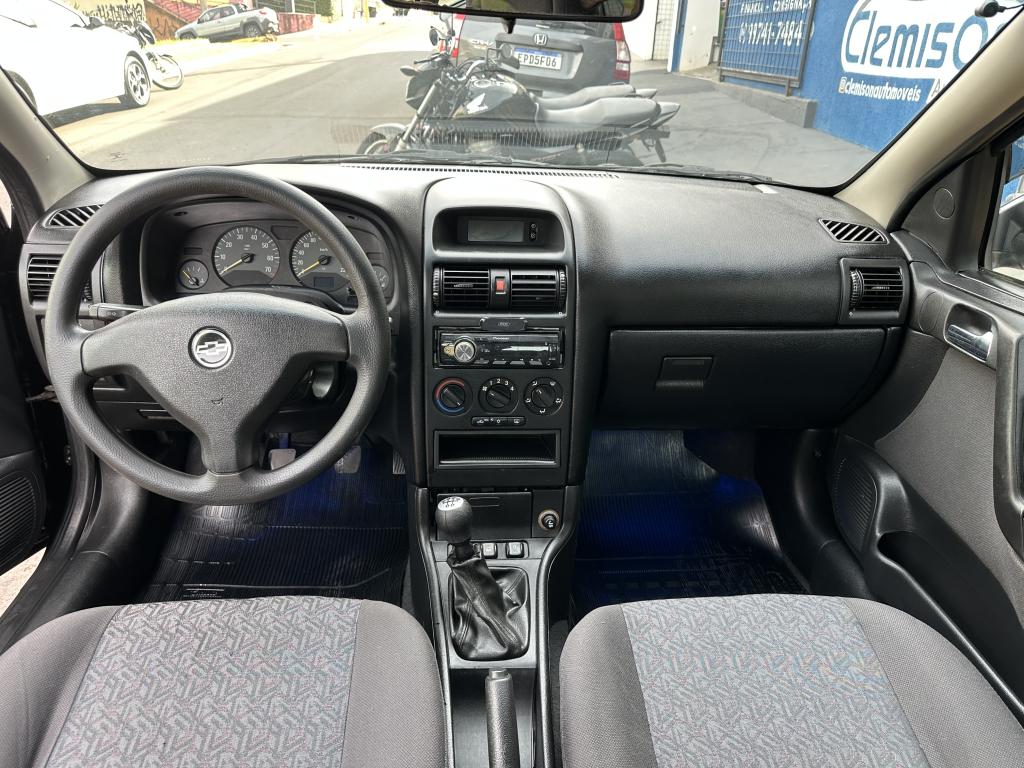 CHEVROLET Astra Hatch - Foto