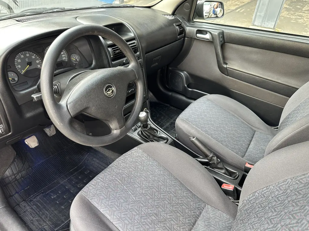 CHEVROLET Astra Hatch - Foto