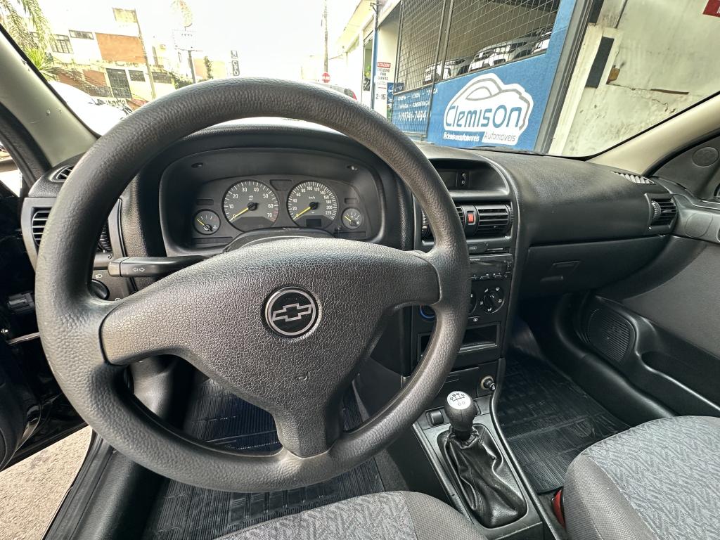 CHEVROLET Astra Hatch - Foto