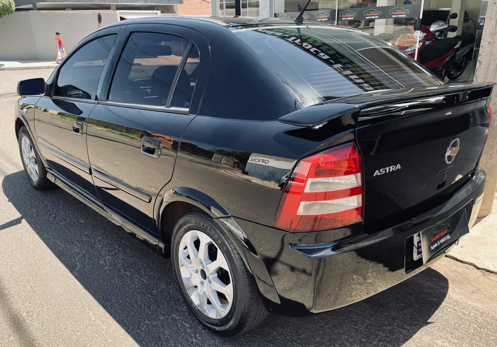 CHEVROLET Astra Hatch - Foto
