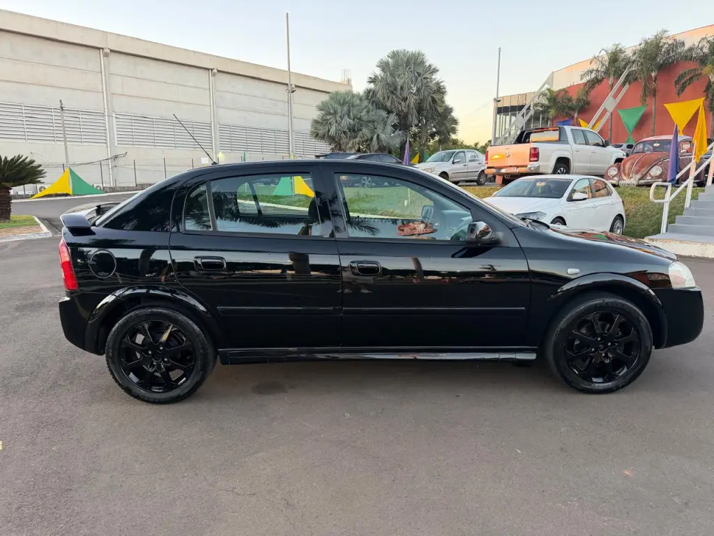 CHEVROLET Astra Hatch - Foto