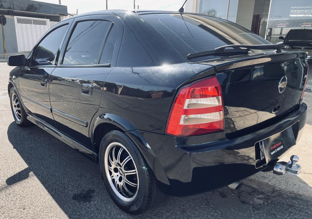 CHEVROLET Astra Hatch - Foto