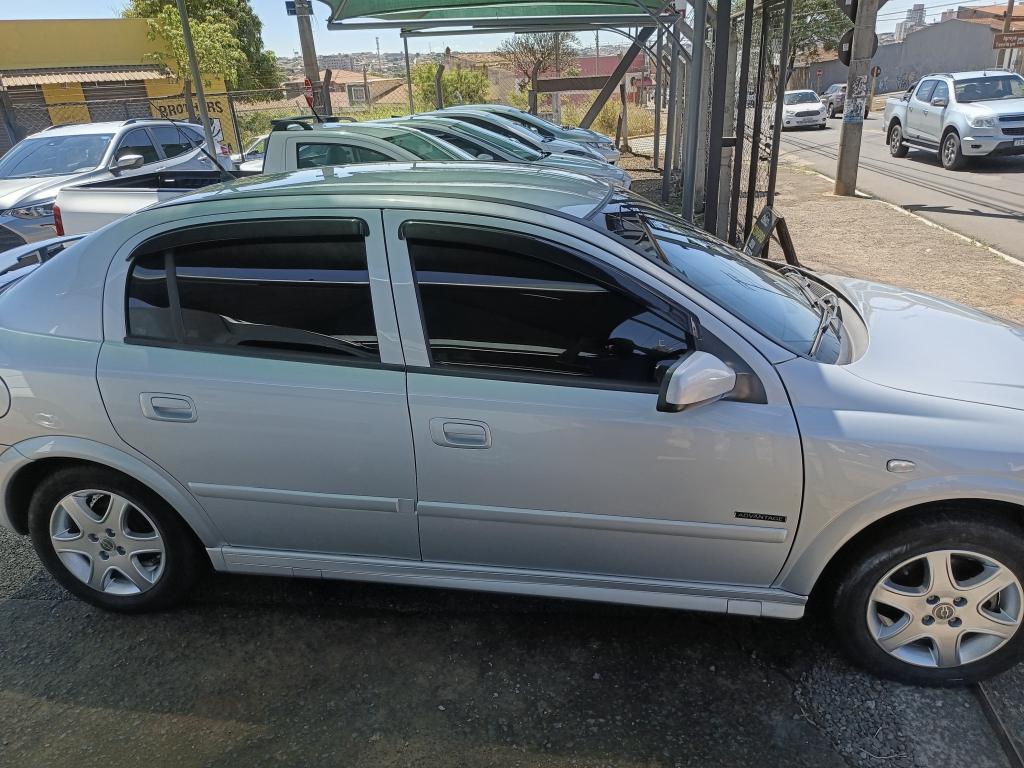 CHEVROLET Astra Hatch - Foto