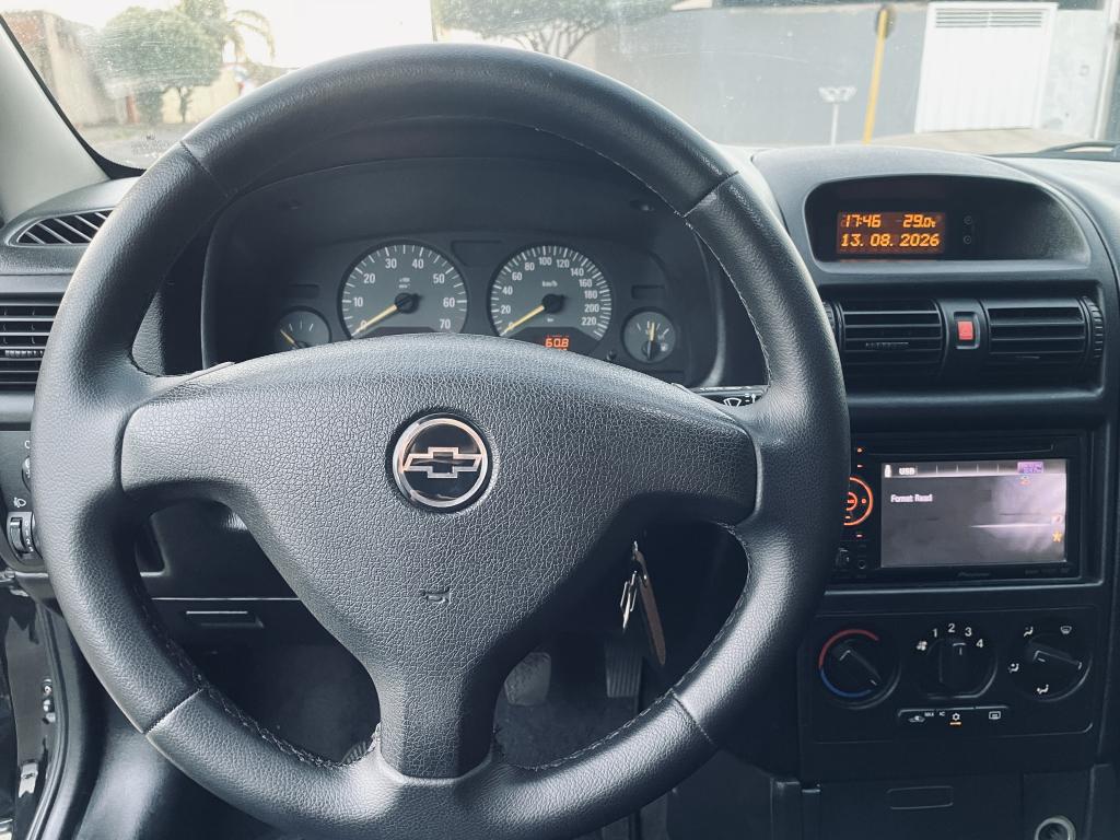 CHEVROLET Astra Hatch - Foto