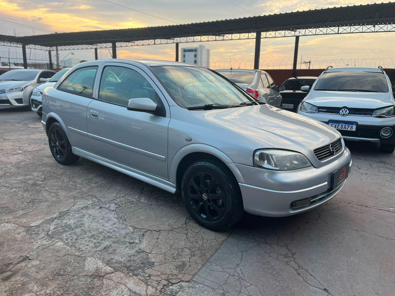 CHEVROLET Astra Hatch - Foto