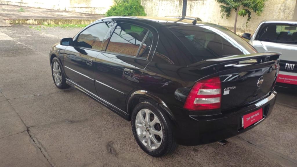 CHEVROLET Astra Hatch - Foto