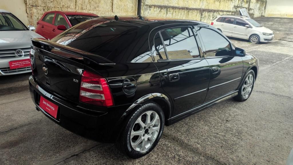 CHEVROLET Astra Hatch - Foto