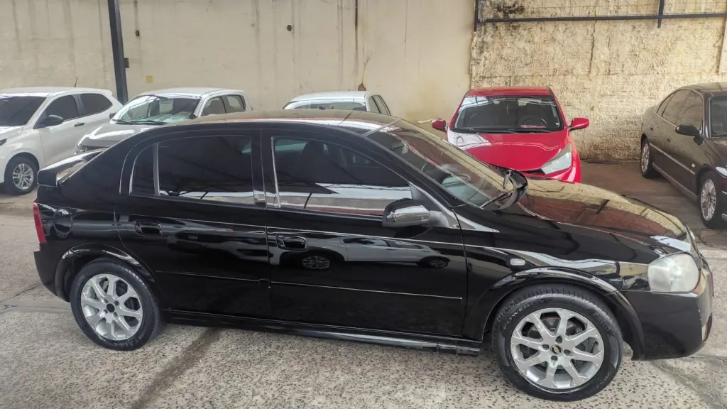 CHEVROLET Astra Hatch - Foto