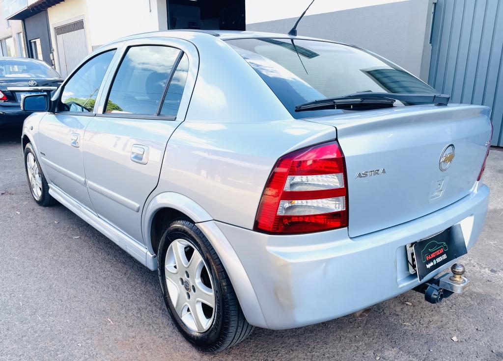 CHEVROLET Astra Hatch - Foto