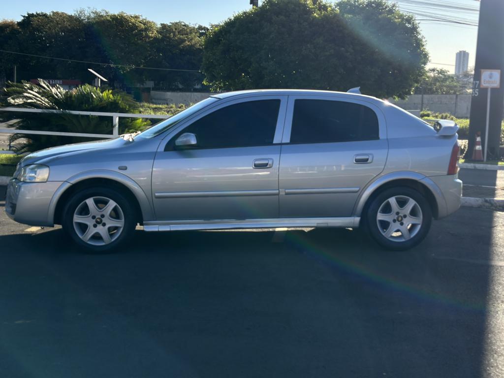 CHEVROLET Astra Hatch - Foto