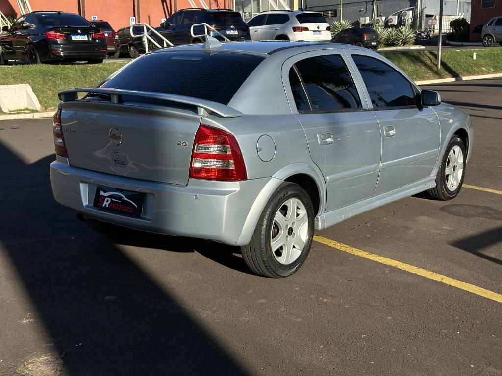 CHEVROLET Astra Hatch - Foto