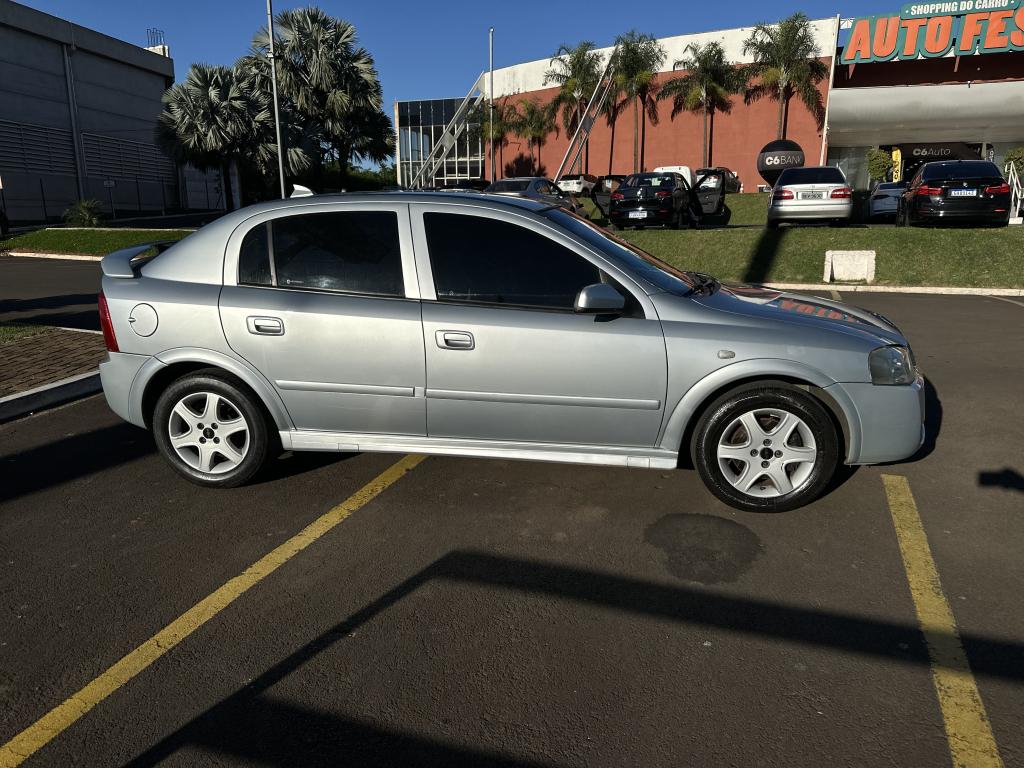 CHEVROLET Astra Hatch - Foto