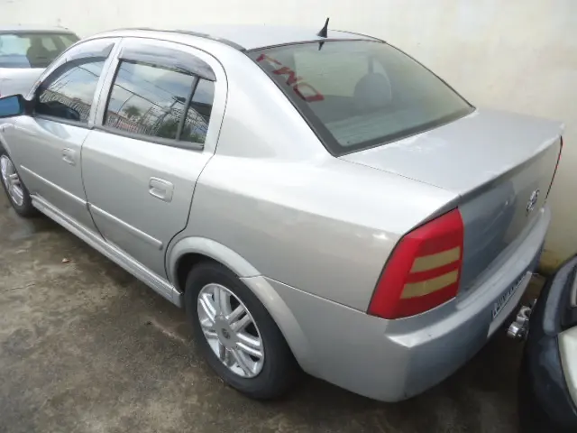 CHEVROLET Astra Sedan - Foto