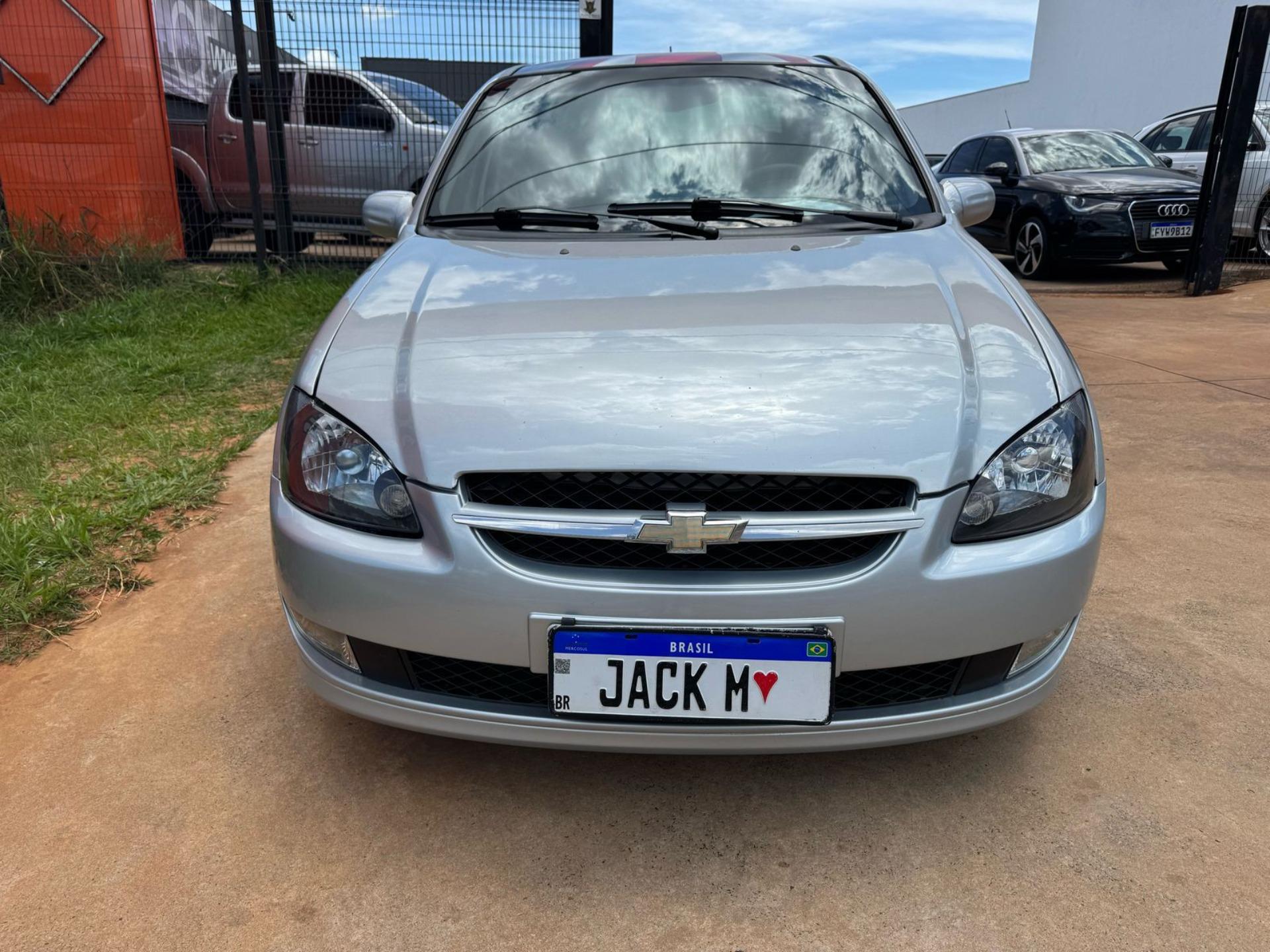 CHEVROLET Classic Sedan - Foto