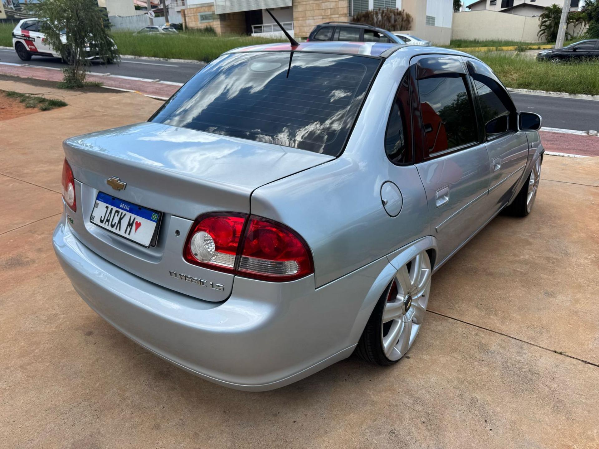 CHEVROLET Classic Sedan - Foto