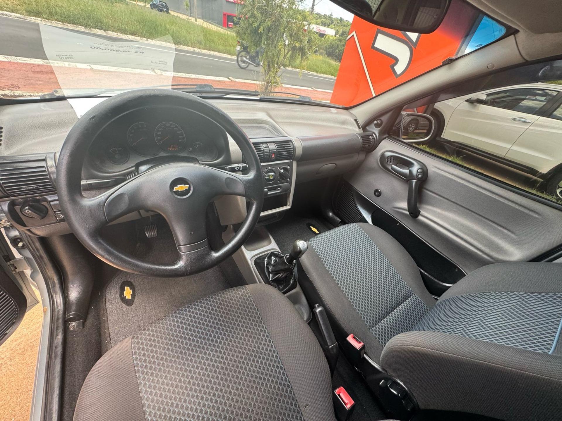 CHEVROLET Classic Sedan - Foto