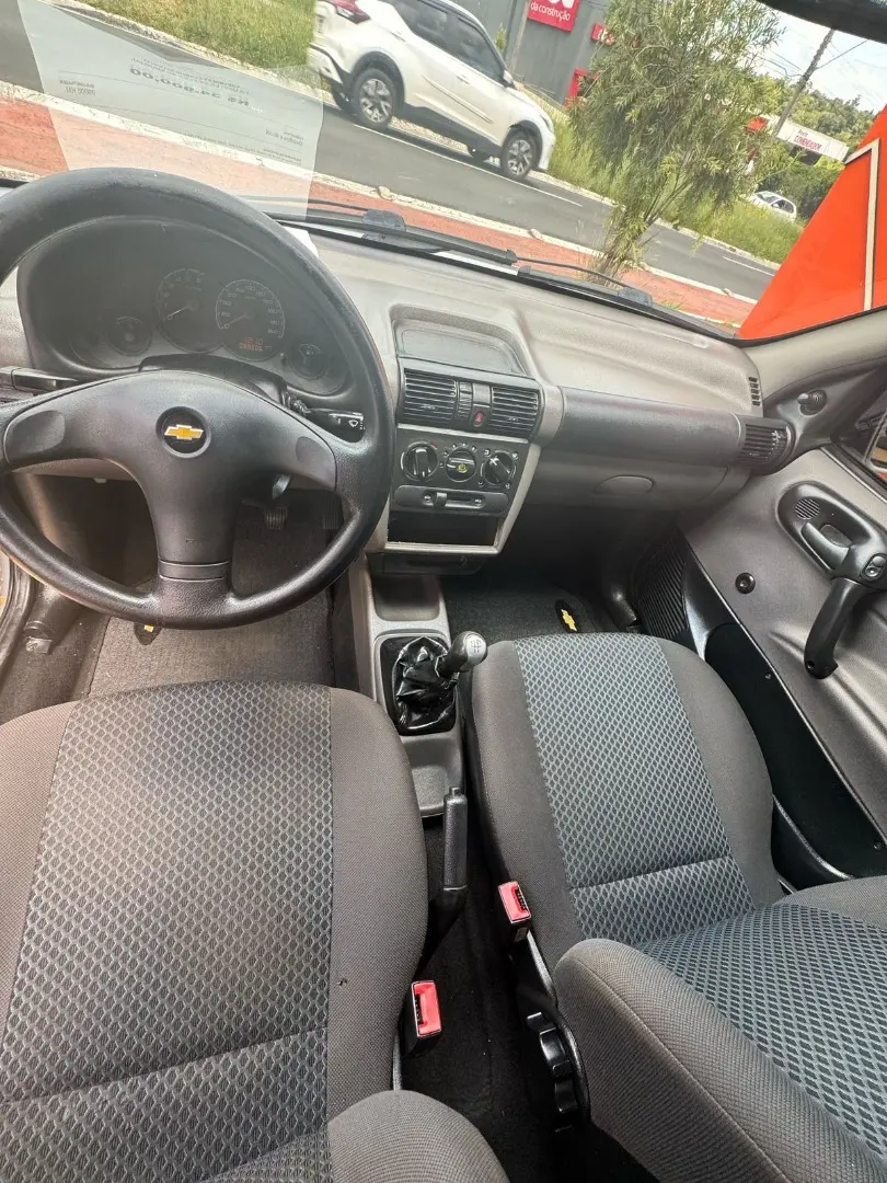 CHEVROLET Classic Sedan - Foto