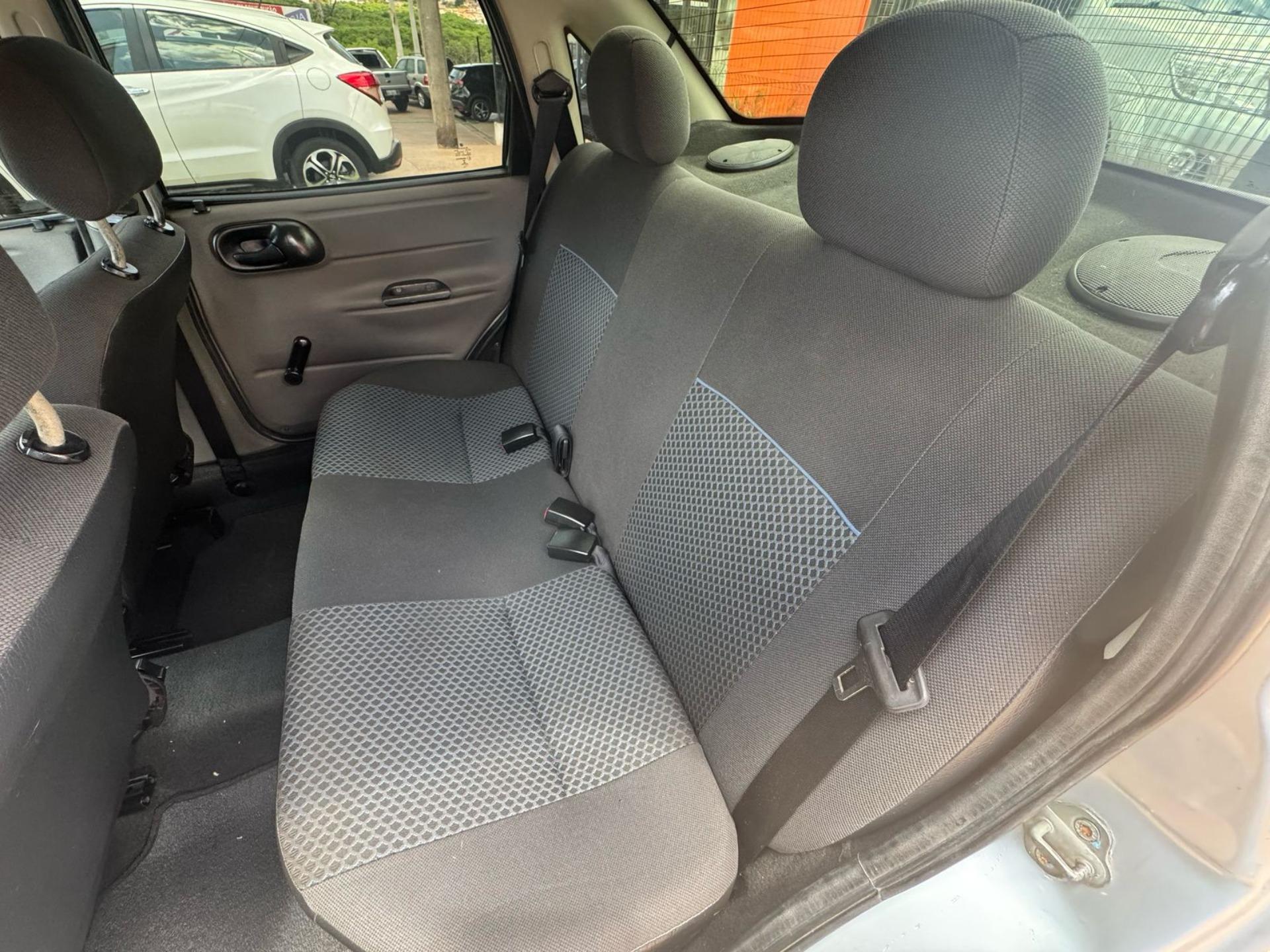 CHEVROLET Classic Sedan - Foto