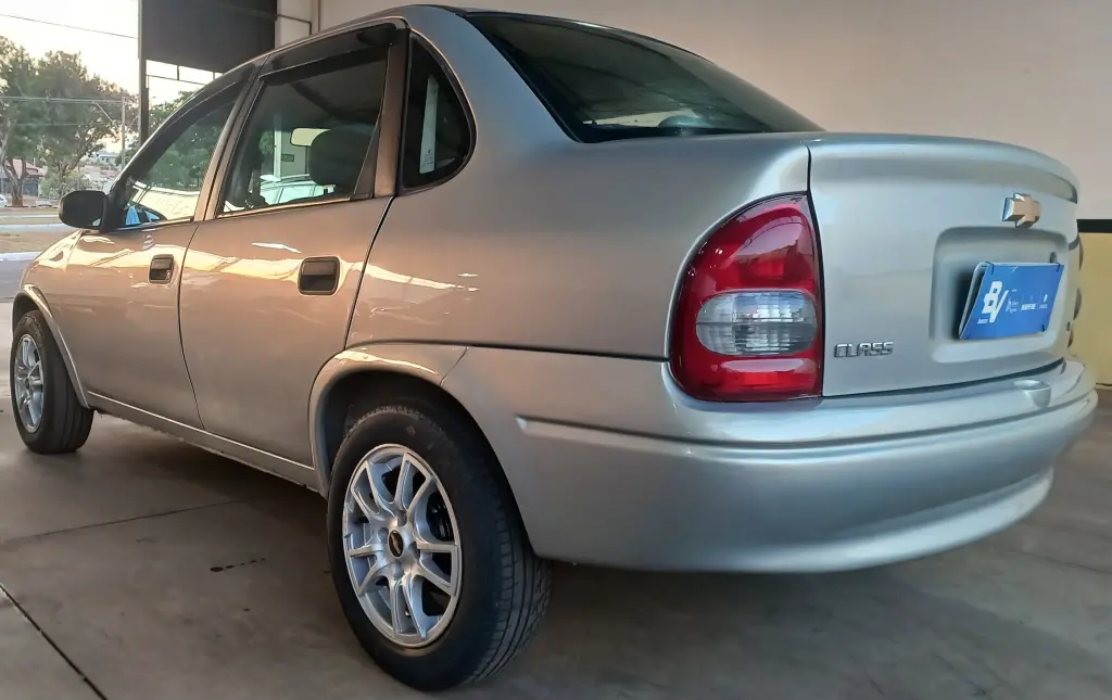 CHEVROLET Classic Sedan - Foto