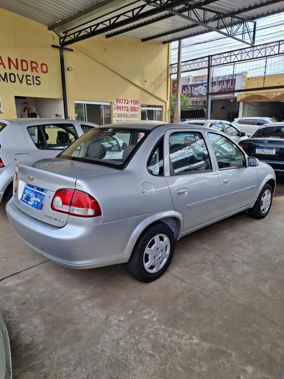 CHEVROLET Classic Sedan - Foto