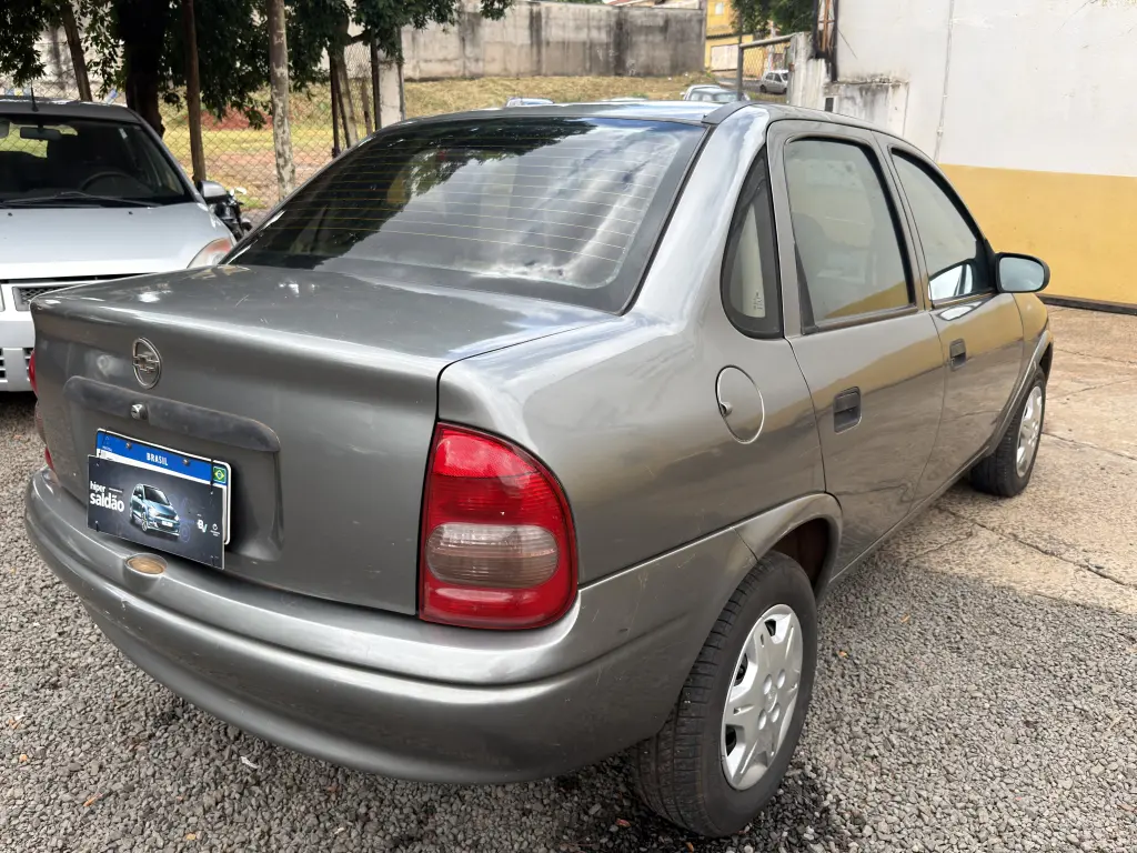 CHEVROLET Classic Sedan - Foto