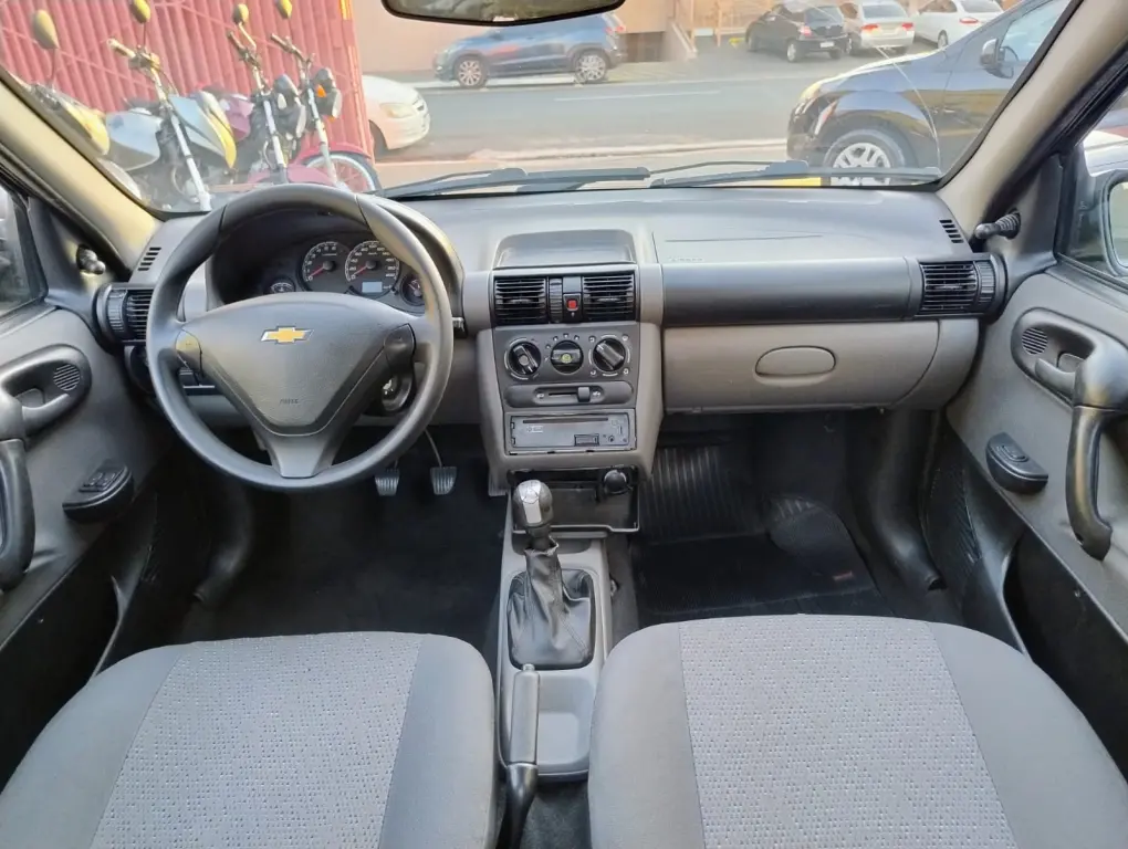 CHEVROLET Classic Sedan - Foto