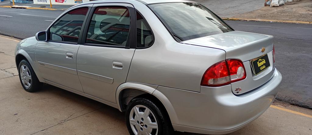 CHEVROLET Classic Sedan - Foto