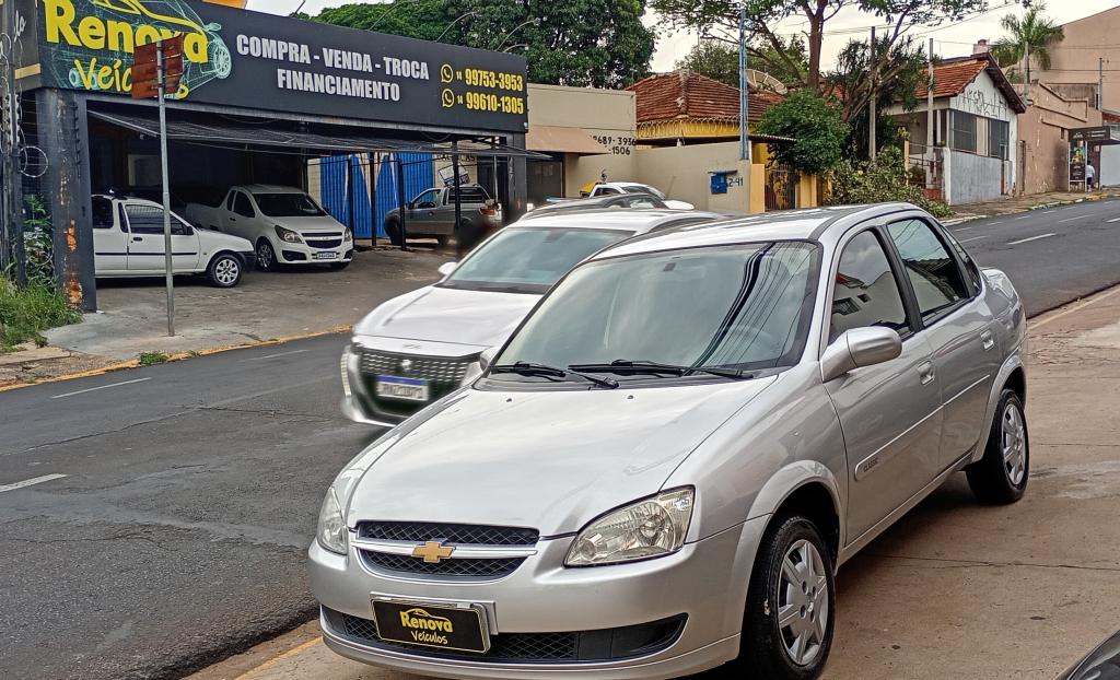 CHEVROLET Classic Sedan - Foto