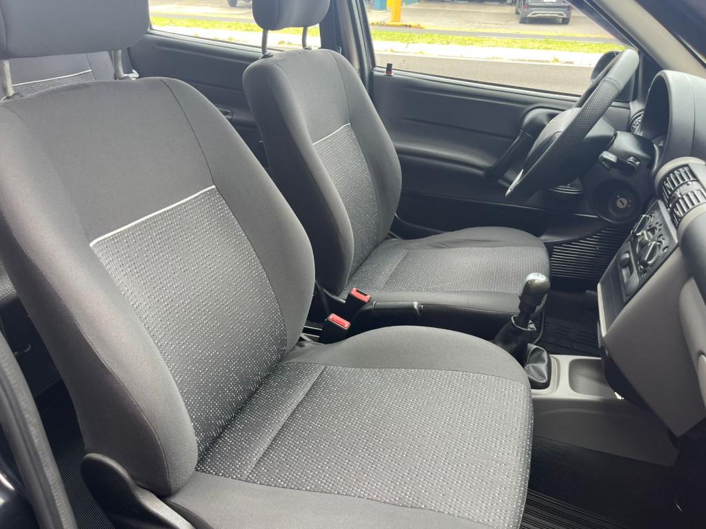 CHEVROLET Classic Sedan - Foto