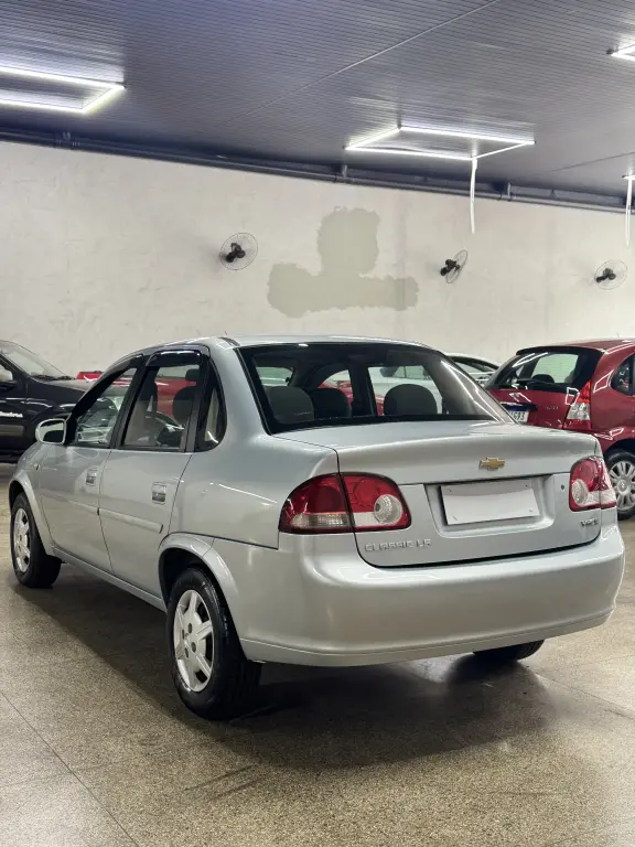 CHEVROLET Classic Sedan - Foto